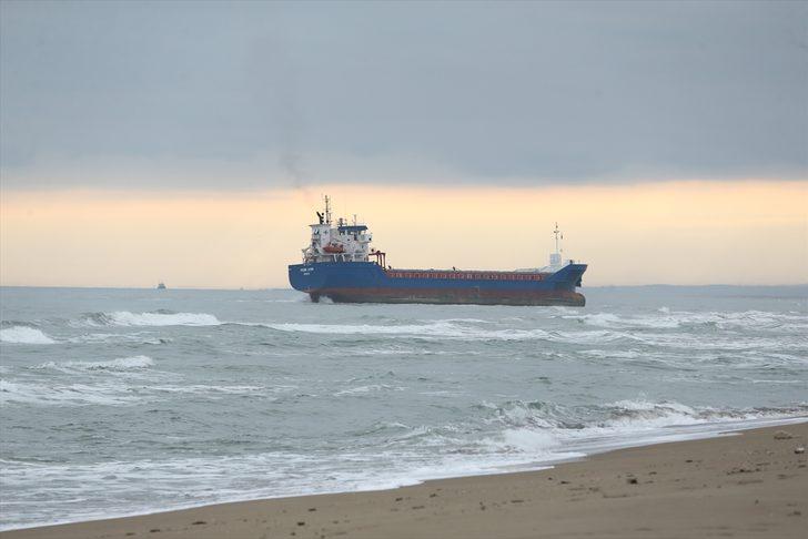 Kocaeli'de kuru yük gemisi karaya oturdu G1
