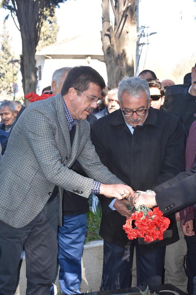 Fırat Yılmaz Çakıroğlu, mezarı başında anıldı