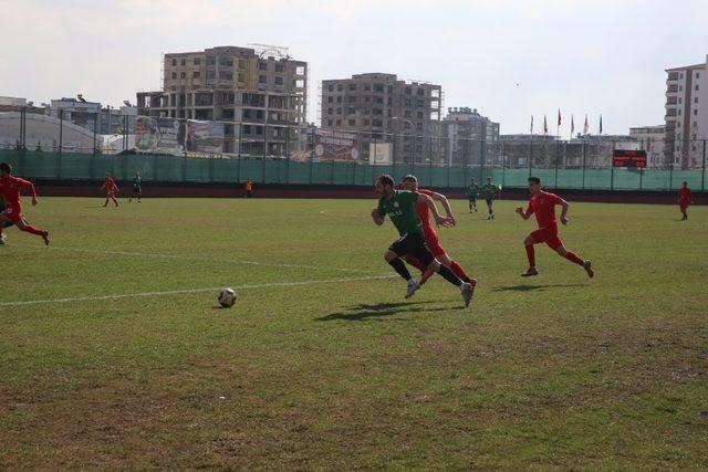 Karaköprü Belediyespor Körfez’i rahat geçti