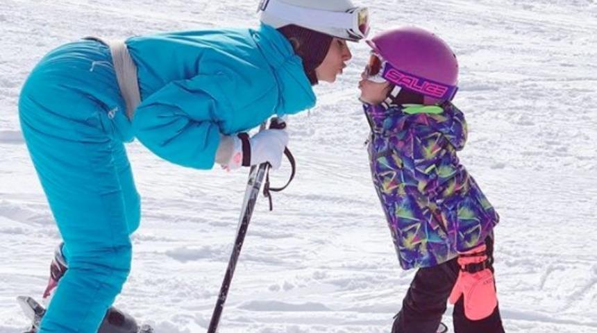 Şeyma Subaşı kızı Melisa ile Kartalkaya'da