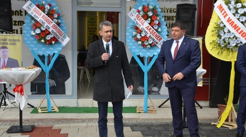 İYİ Partili Parlak se&ccedil;im b&uuml;rosu a&ccedil;tı