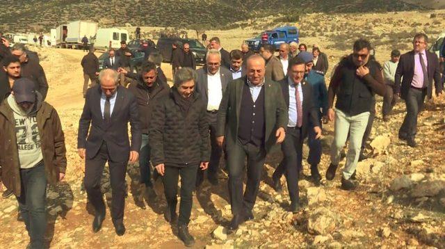 Bakan Çavuşoğlu’dan ’Nöbet’ dizisi setine ziyaret