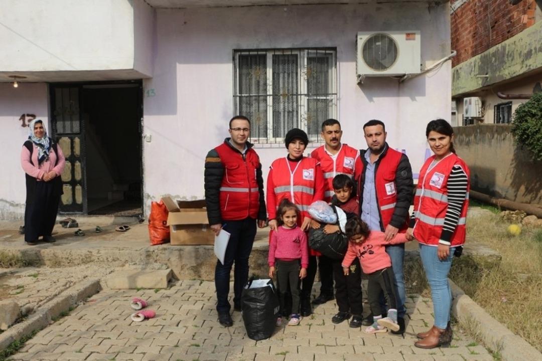 T&uuml;rk Kızılayı&rsquo;ndan ihtiya&ccedil; sahibi ailelere yardım