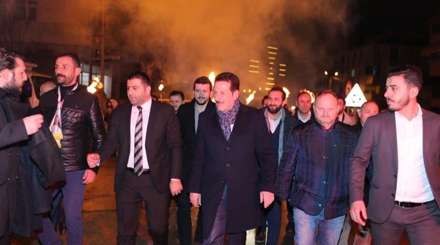 Başkan Tok&rsquo;a Kışla&rsquo;da meşaleli karşılama