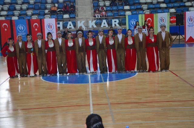 Hakkari’de Kulüpler Arası Halk Oyunları Yarışması