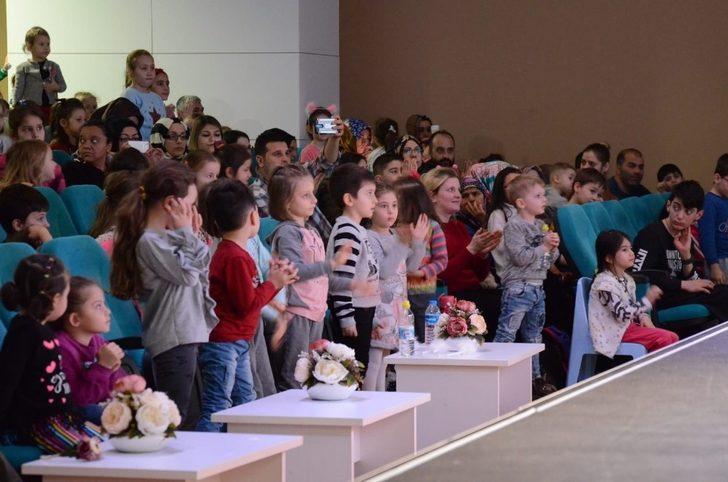 Bozüyük’te miniklerin tiyatro keydi G3