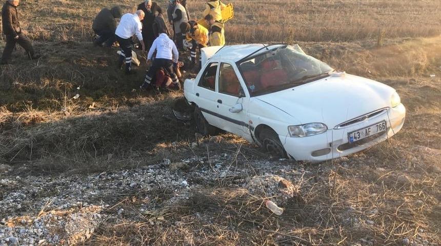 Kütahya-Gediz karayolunda trafik kazası: 1 ölü, 4 yaralı