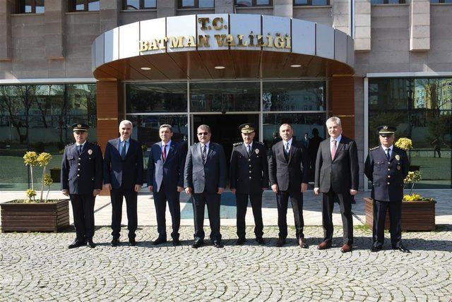 Uzunkaya: 100 &uuml;n &uuml;zerinde komiser yardımcısı FET&Ouml; den tutuklandı 1