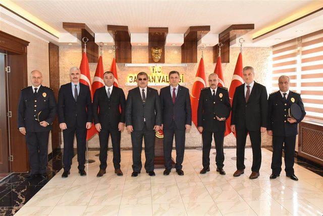 Uzunkaya: 100 &uuml;n &uuml;zerinde komiser yardımcısı FET&Ouml; den tutuklandı 3