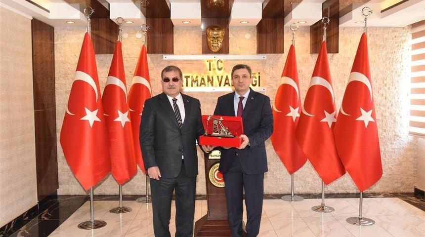 Uzunkaya: 100'&uuml;n &uuml;zerinde komiser yardımcısı FET&Ouml;'den tutuklandı