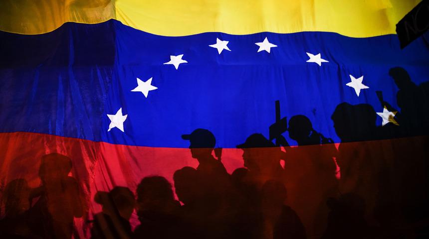 Venezuela'dan flaş hamle! U&ccedil;akla geri g&ouml;nderdiler 