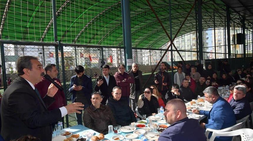 Başkan &Ccedil;etin: "&Ccedil;ocuklarınızı spora y&ouml;nlendirin"