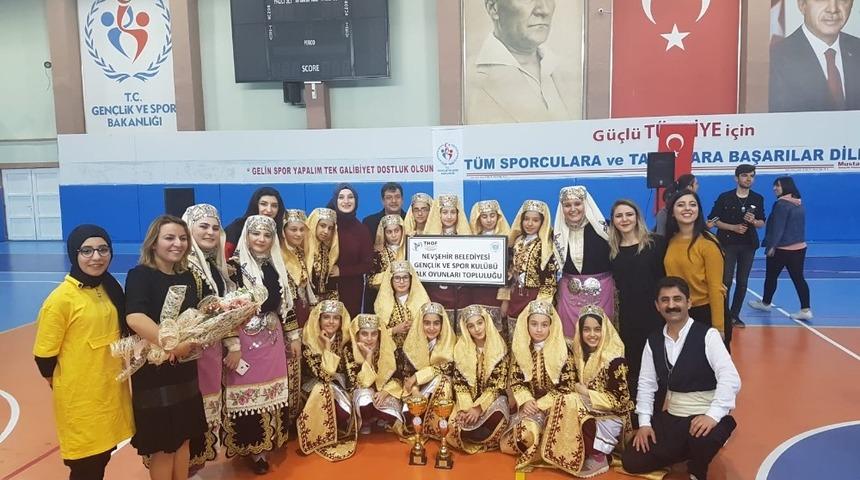 Nevşehir Belediyesi halk oyunları topluluğu 2 İl birinciliği kazandı