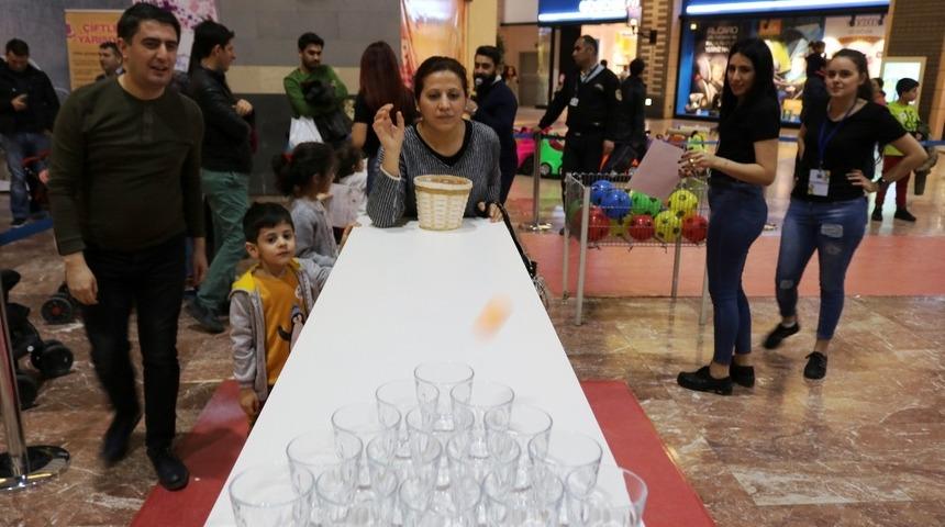 Forum Diyarbakır AVM iki &ccedil;ifti tatile g&ouml;nderiyor