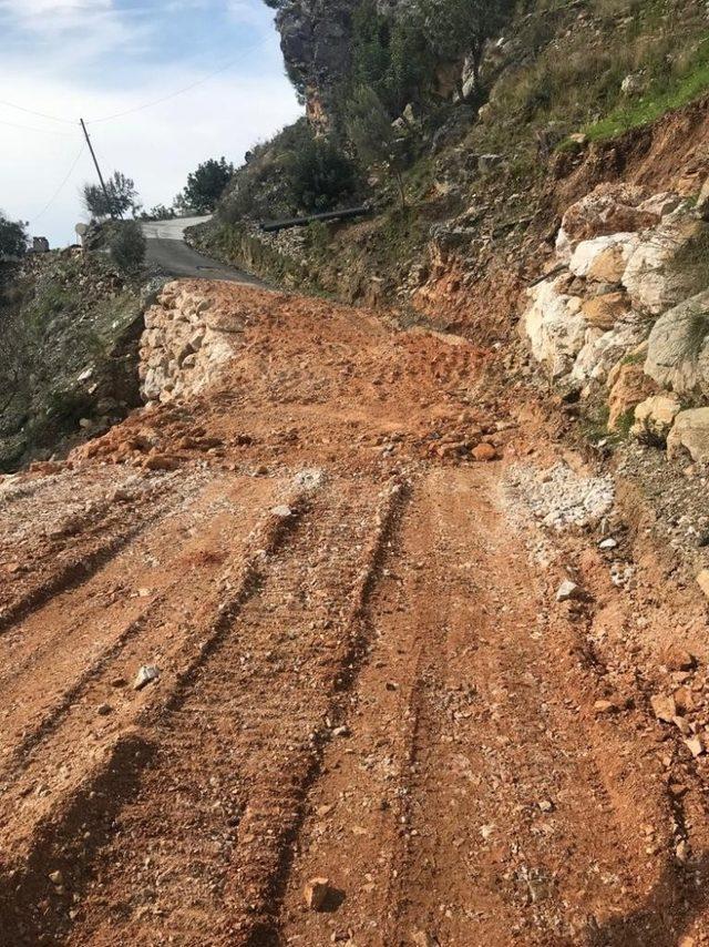 Heyelandan kapanan yol açıldı