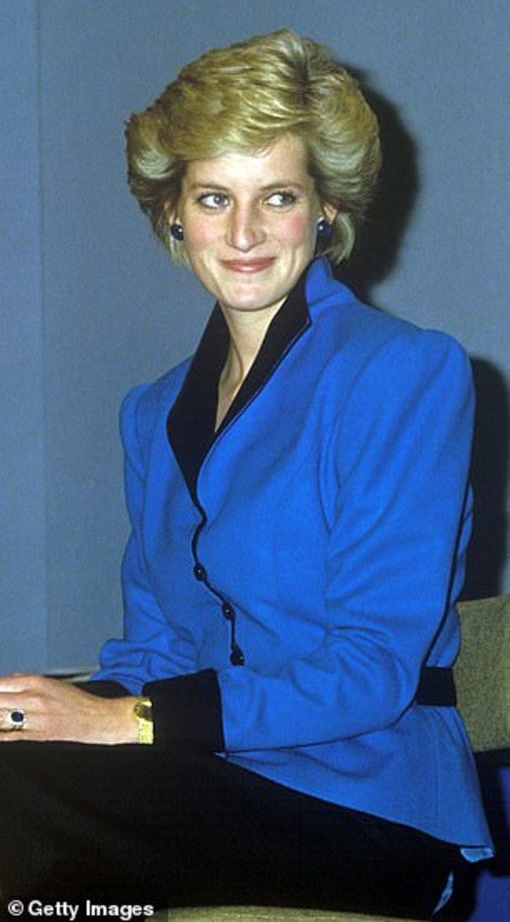 Kraliyet ondan vazgeçemiyor! Prenses Diana'nın kıyafetleri Kensington Sarayı'nda sergilenecek G3