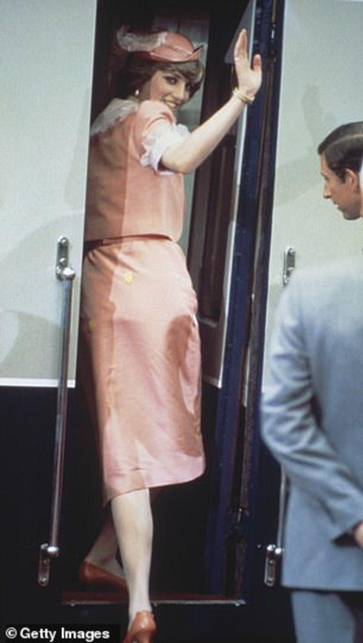 Kraliyet ondan vazgeçemiyor! Prenses Diana'nın kıyafetleri Kensington Sarayı'nda sergilenecek G5