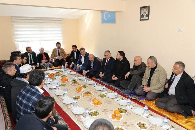 Memduh Başkan, Bağımsız Doğu Türkistanlılar Derneği’nde