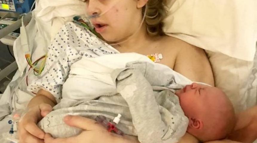 Komaya girdi uyandığında anne oldu