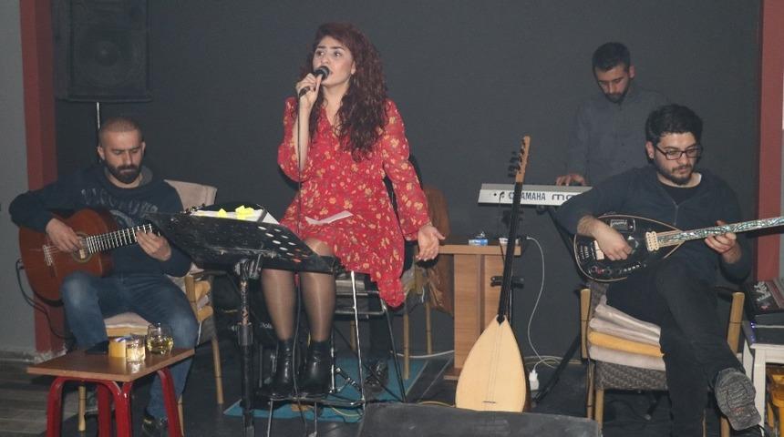 Şımarık Cafe&rsquo;den canlı m&uuml;zik keyfi
