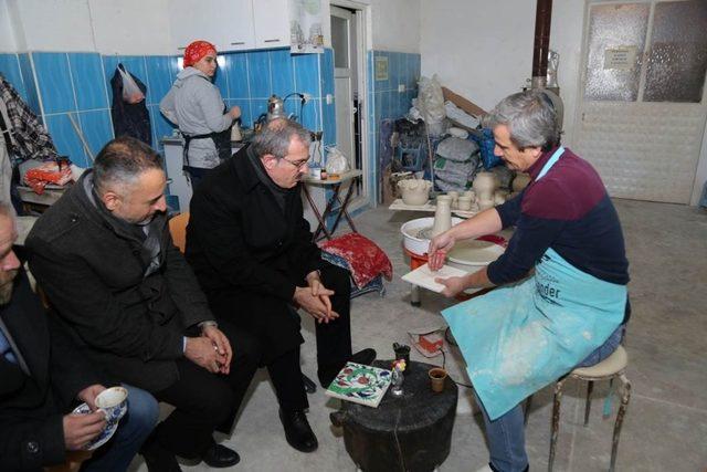 Vali, çini atölyelerini ziyaret etti