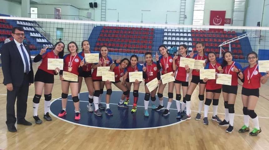Analig Voleybol &Ccedil;eyrek Final Heyecanı Sona Erdi
