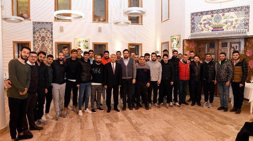 G&uuml;naydın: &ldquo;Hepimizin tek hedefi zafer&rdquo;