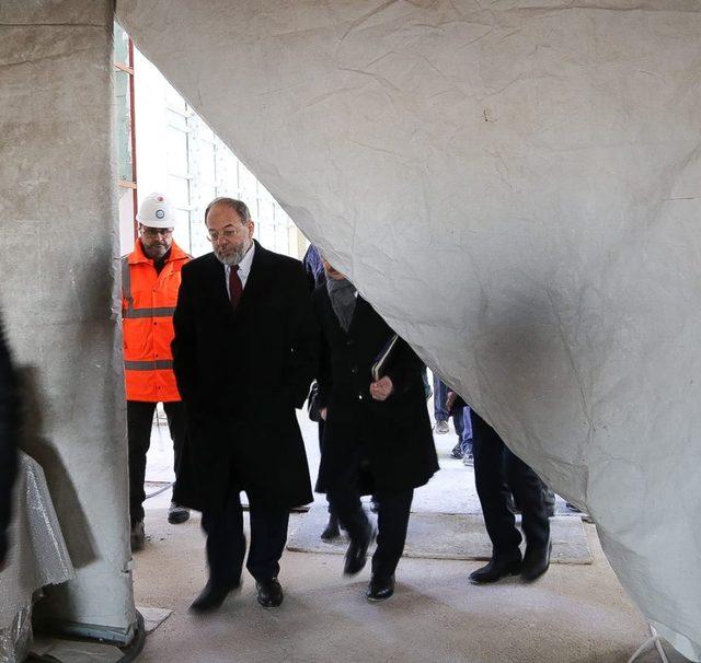 Erzurum AK Parti Milletvekili Akdağ, Şehir Hastanesi’nde incelemelerde bulundu