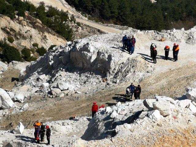 Milas'ta maden ocağında göçük: 3 işçi enkaz altında (3)