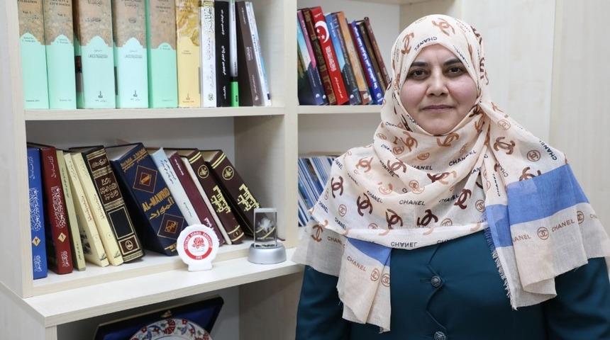 Hendawi&rsquo;nin kitabına &ldquo;İlmi &Uuml;st&uuml;nl&uuml;k &Ouml;d&uuml;l&uuml;&rdquo;