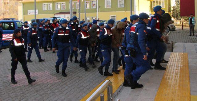 Uyuşturucu satıcılarına şafak operasyonu: 8 gözaltı