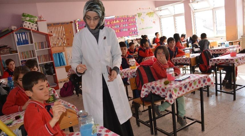 Öğrenciler hem eğleniyor hem öğreniyorlar