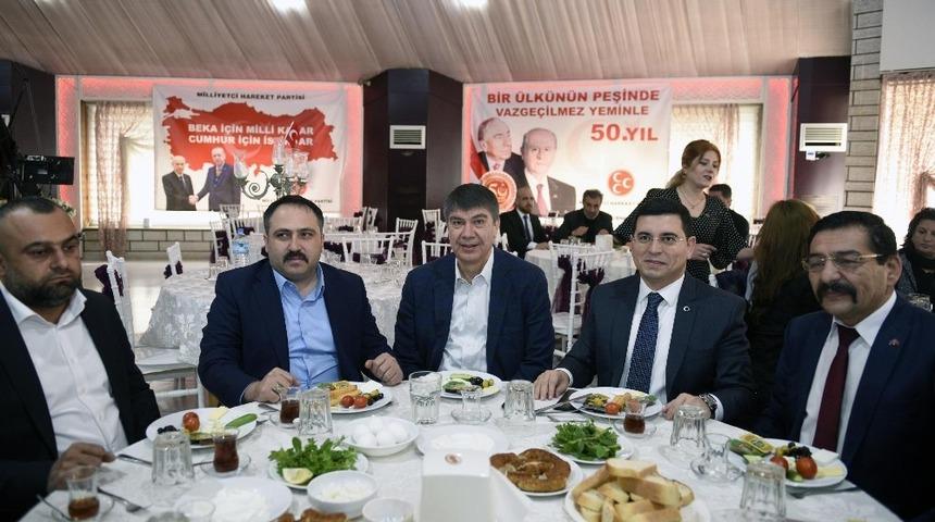 T&uuml;t&uuml;nc&uuml; ittifak ortakları ile buluştu