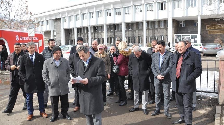 Kars&rsquo;ta eğitimciler 3600 ek g&ouml;sterge i&ccedil;in toplandı