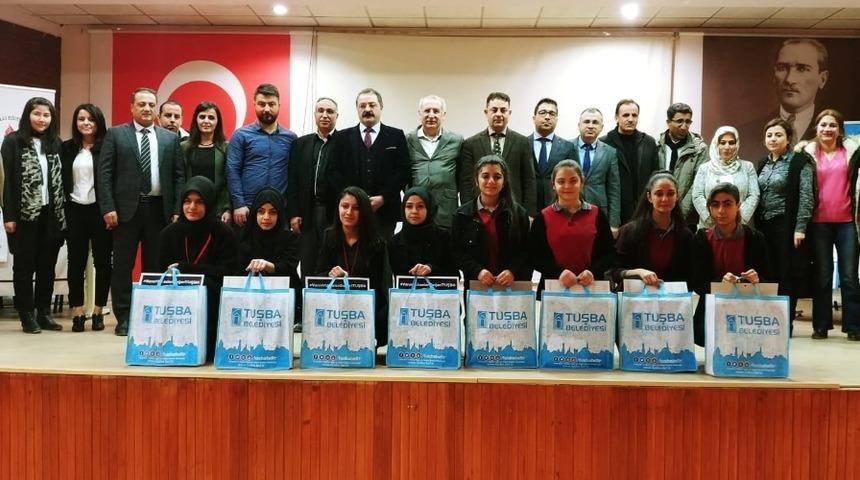 Tuşba’da “Fikirler Konuşuyor” münazara yarışması