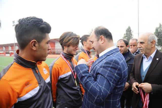 Şanlıurfa U-19 futbol takımının madalyaları verildi