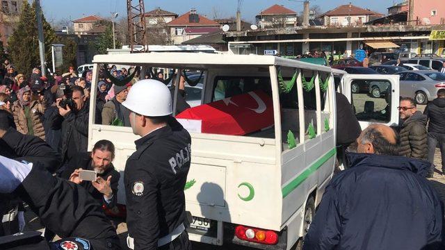 Kalp krizi geçirerek vefat eden polis memuru son yolculuğuna uğurlandı