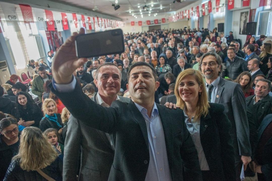 Kuşadası&rsquo;nda CHP&rsquo;ye 1384 kişi &uuml;ye oldu