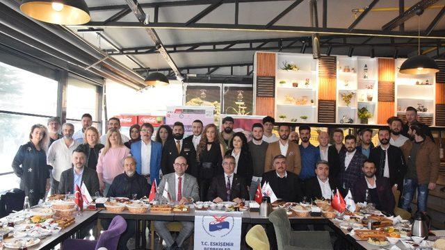 Kozmetik fuarında kuaförler şov yapacak