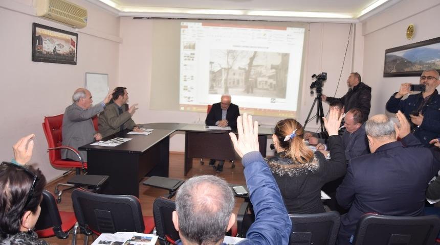 Lapseki Tarihi &Ccedil;ınarlatı Meydanı yeniden hayat buluyor