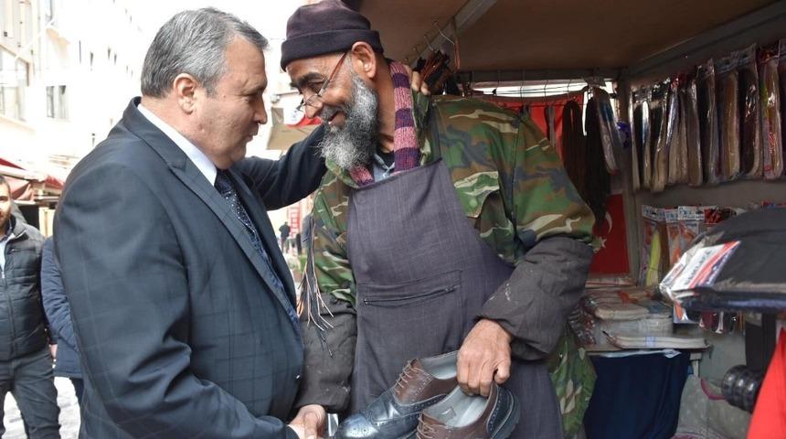 Cumhur İttifakı adayı &Ccedil;er&ccedil;i esnaf ziyareti yaptı