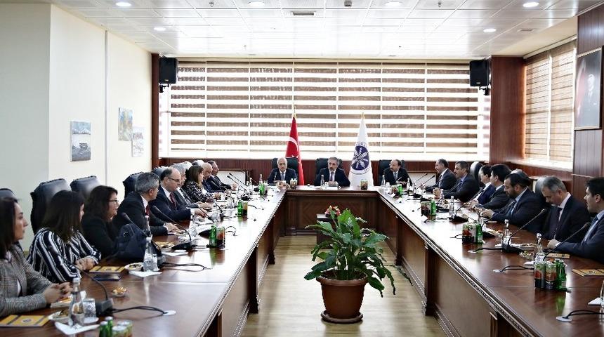 14 &Uuml;niversite Rekt&ouml;r&uuml; yeni nesil &uuml;niversiteler i&ccedil;in bir araya geldi