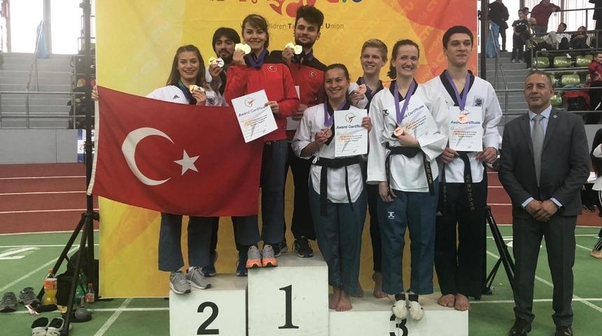 Eskişehirli sporculardan Almanya&rsquo;da tekvando dersi