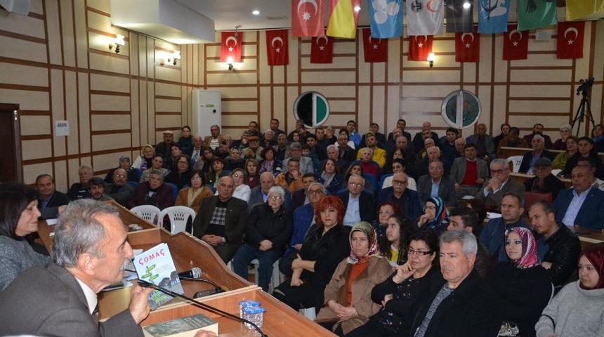 Emekli öğretmen kitabını tanıttı