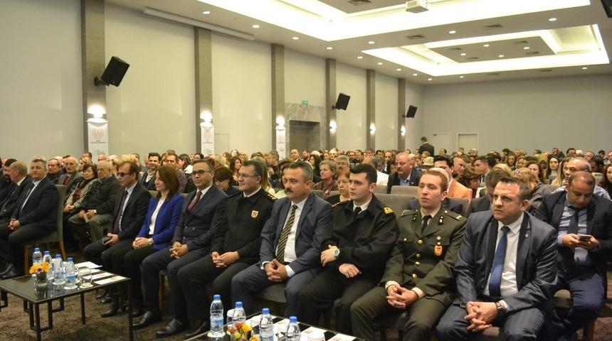 &Ccedil;eşme&rsquo;ye yapılacak Eğitim K&ouml;y&uuml; tanıtıldı