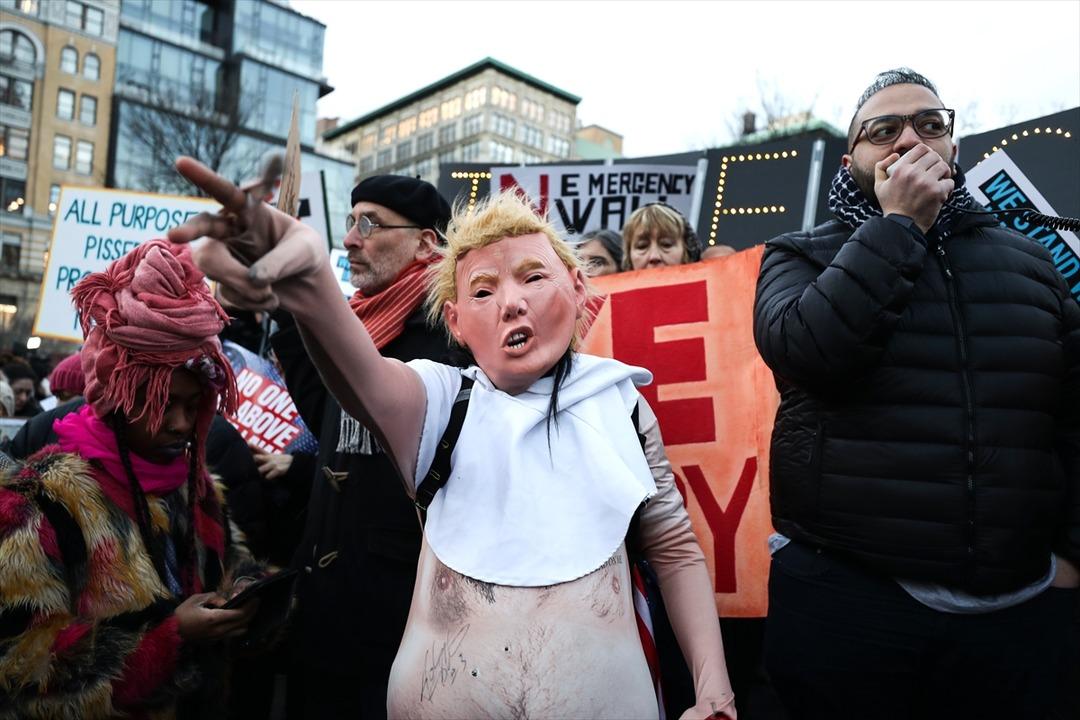 B&ouml;yle sokağa indiler! Herkes bu kararı konuşuyor