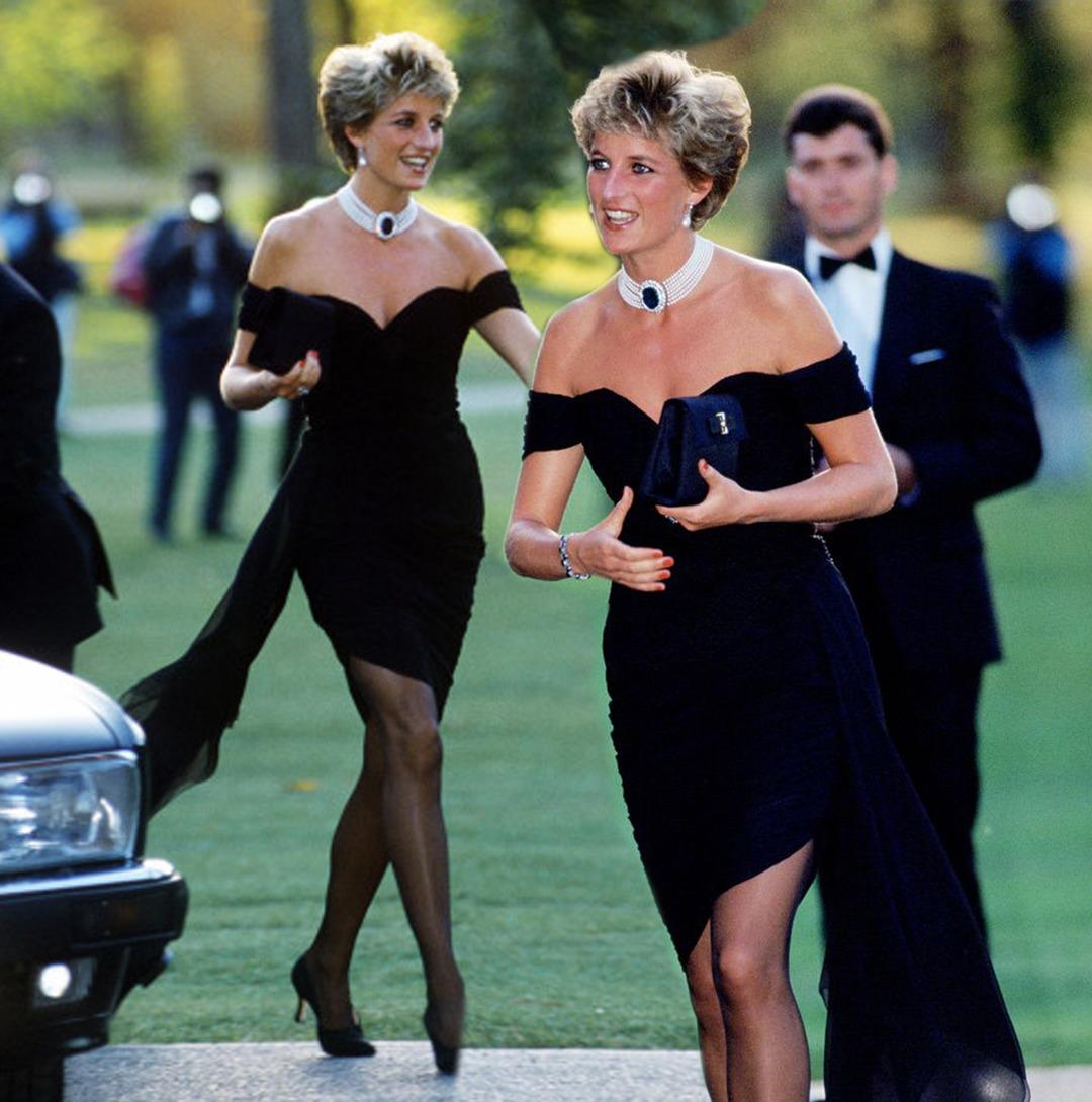 Kraliyet ondan vazge&ccedil;emiyor! Prenses Diana'nın kıyafetleri Kensington Sarayı'nda sergilenecek