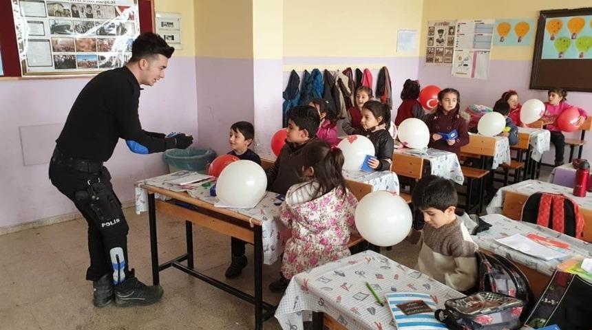 &Ouml;ğrenciler zararlı alışkanlıklar hakkında bilgilendirildi