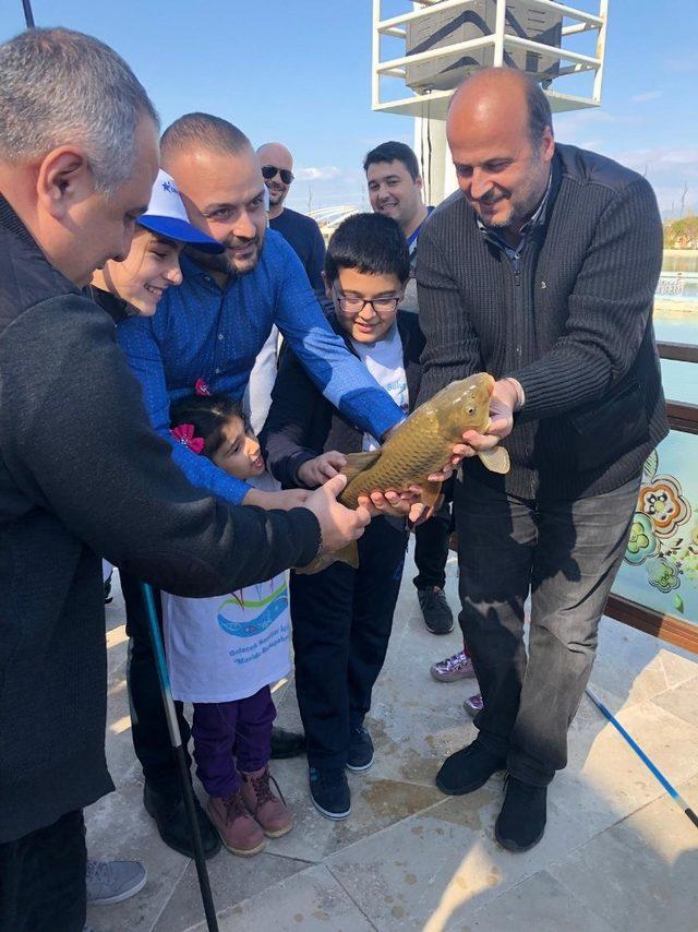 Çocuklar EXPO’da balık tutmanın keyfini yaşadı