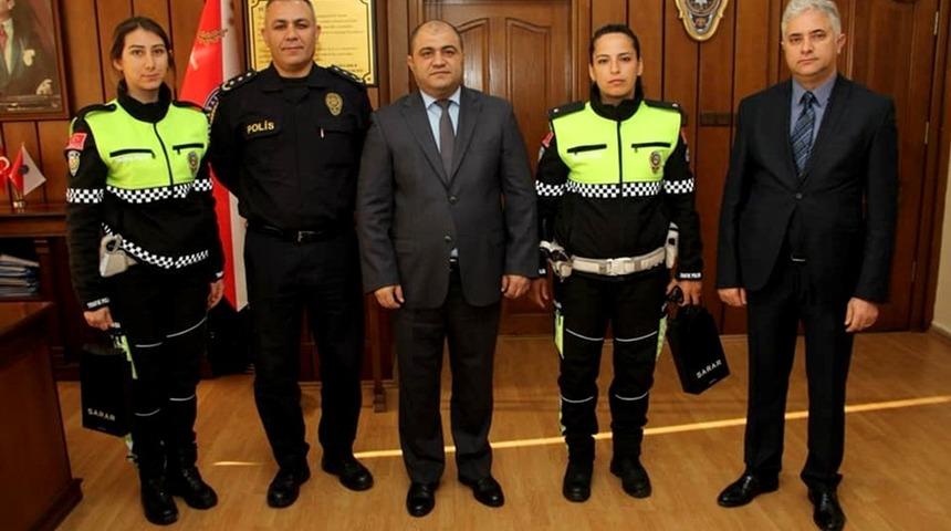 Başarılı Emniyet personeli &ouml;d&uuml;llendirildi